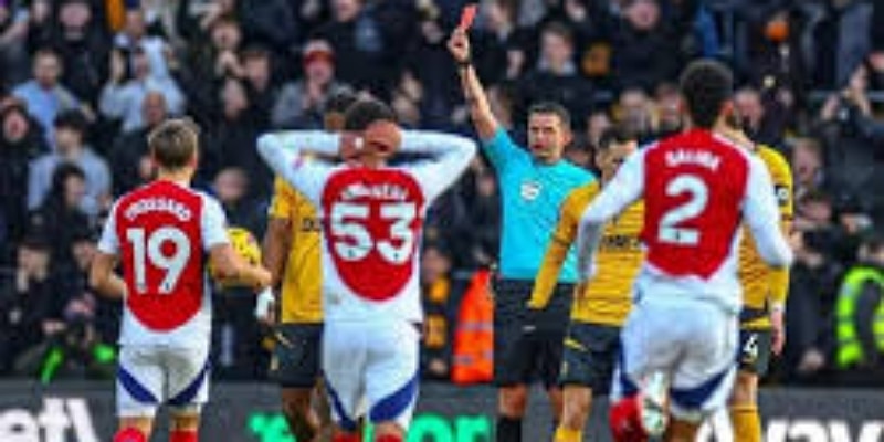 视角：英超裁判首次使用场边监视器的背景与案例-九游娱乐