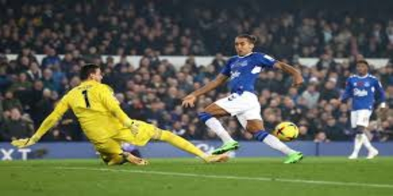 齐勒的职业轨迹：从曼联青训到英超逆袭 -   九游娱乐