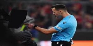 九游娱乐技术演进：越位判罚与半自动系统影响-九游娱乐