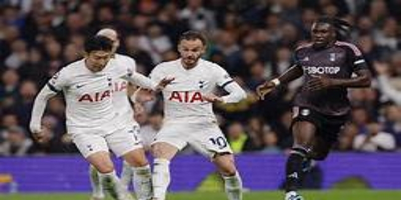 九游娱乐解析：多队争夺战与球员选择背后的逻辑-九游娱乐