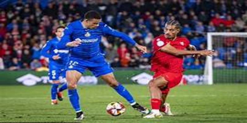 转会战略全面升级：曼联锋线引援方向明确-九游娱乐